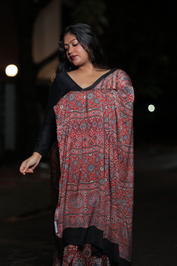 Modal Saree - Image 3