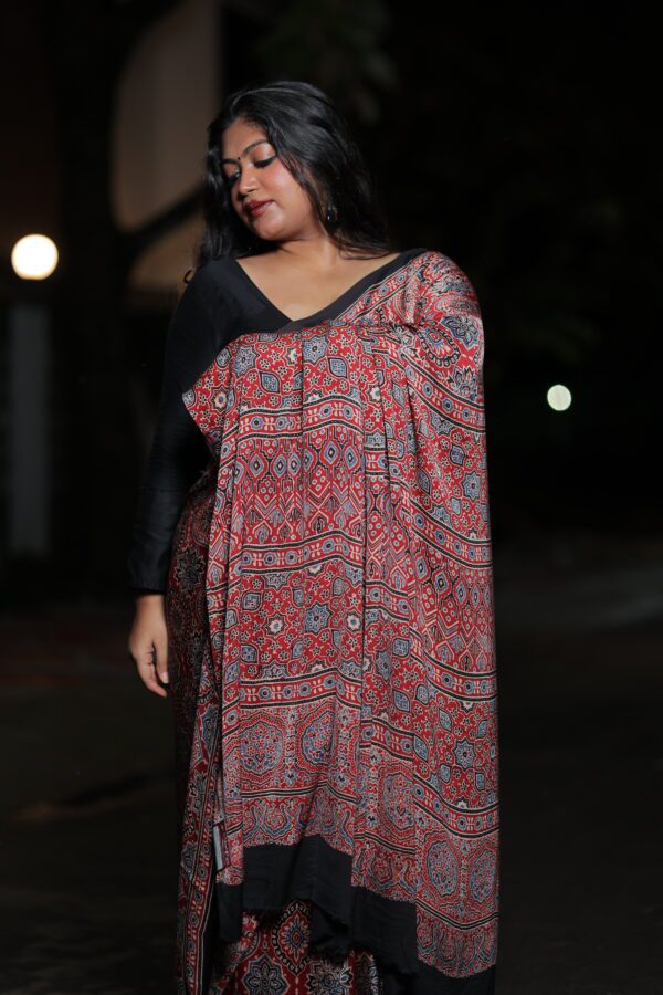 Modal Saree - Image 4