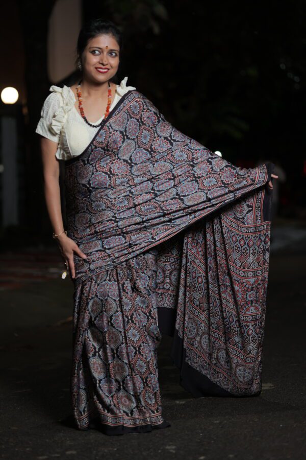 Modal Saree - Image 4
