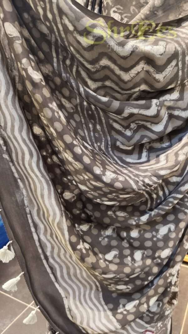 Modal Silk Saree - Image 2